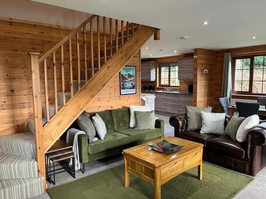 Artro Lodge Luxury 3 Bedroom, 3 Bathroom & Hot Tub Llanbedr  Dış mekan fotoğraf